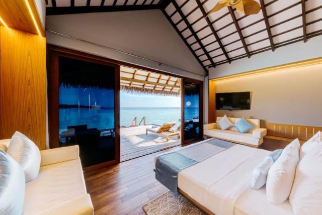 Water Bungalow 6.jpg