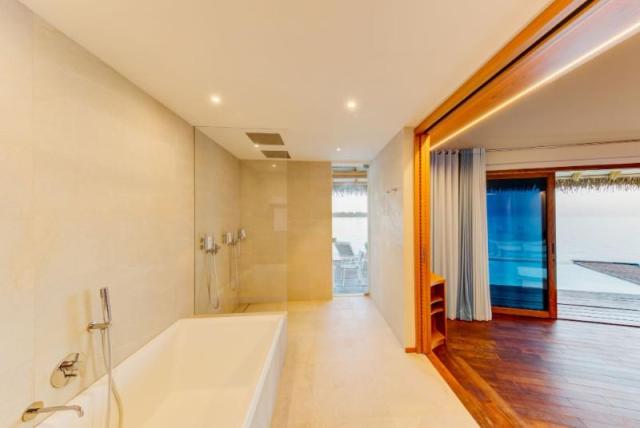 Water Suite with Pool 4.jpg