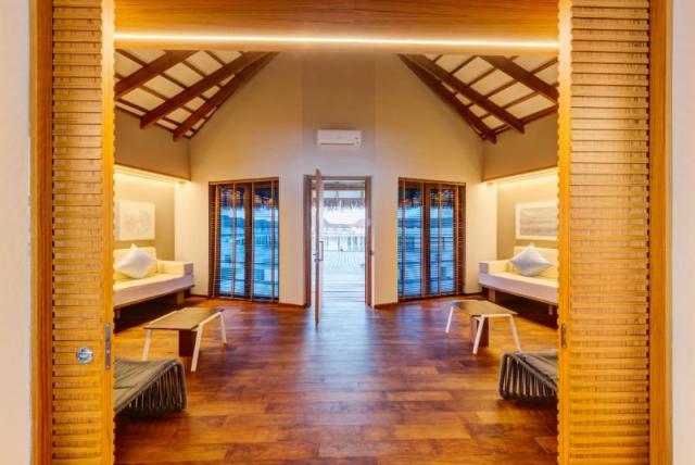 Water Suite with Pool 11.jpg