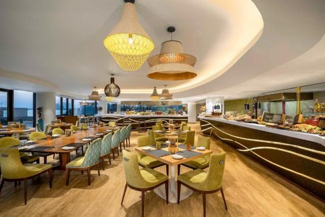 The Retreat Palm Dubai MGallery by Sofitel