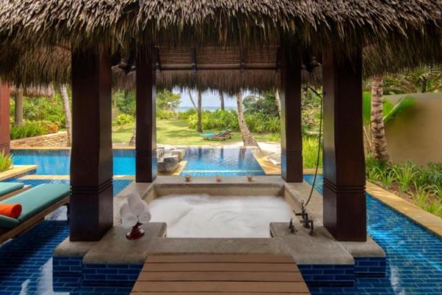 Premier Beach Pool Villa Outdoor Bath.jpg