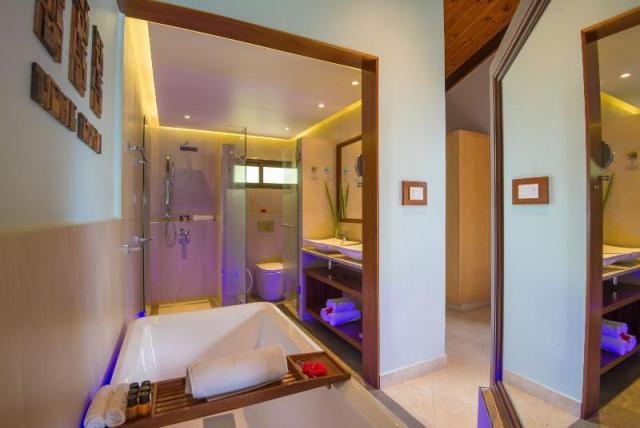 BATHROOM (3).jpg