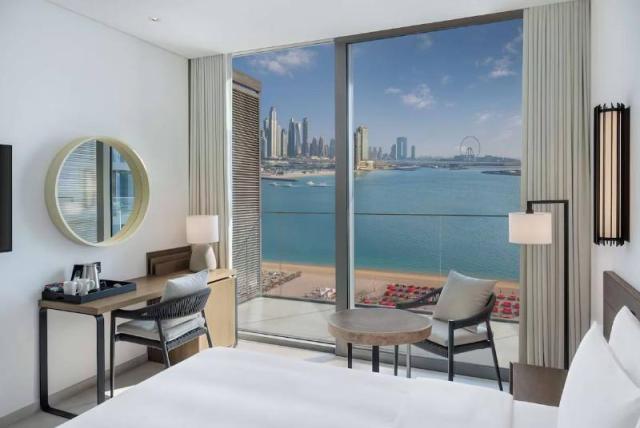 Radisson Beach Resort Palm Jumeirah Dubai