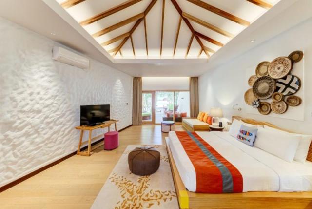 Junior Beach Suite (Interior).jpg