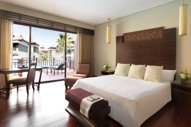 Anantara_The_Palm_Dubai_Resort_Guest_Room_Premier_Lagoon_Access