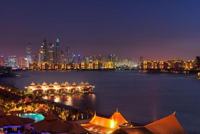 Anantara The Palm Dubai Resort - Exterior Shots - Night - 01.jp