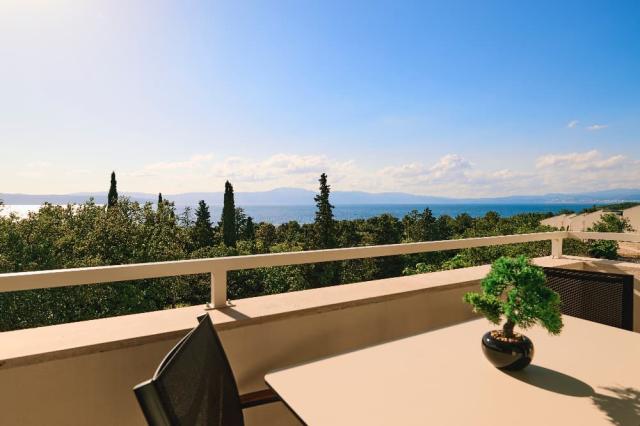 TB_Balcony_view_02