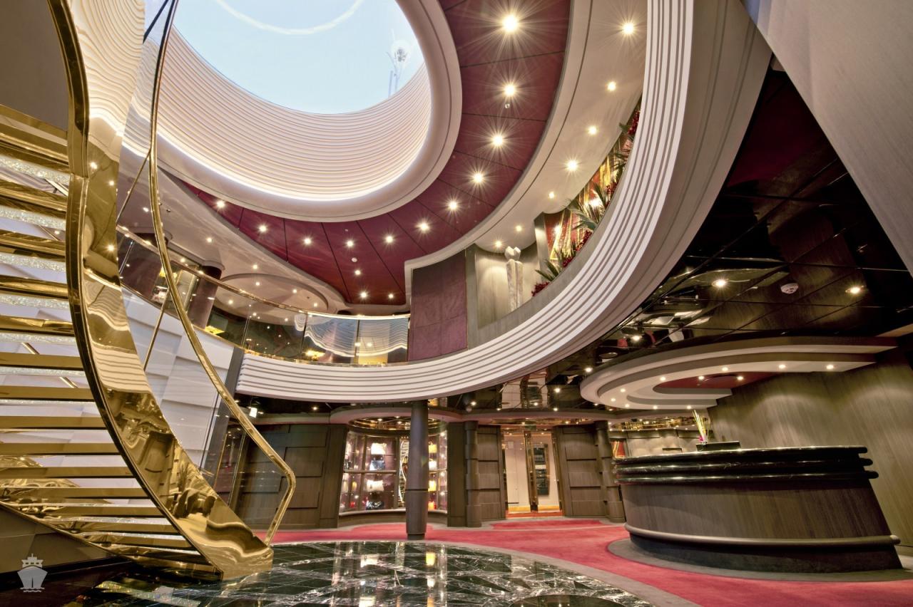MSC Divina