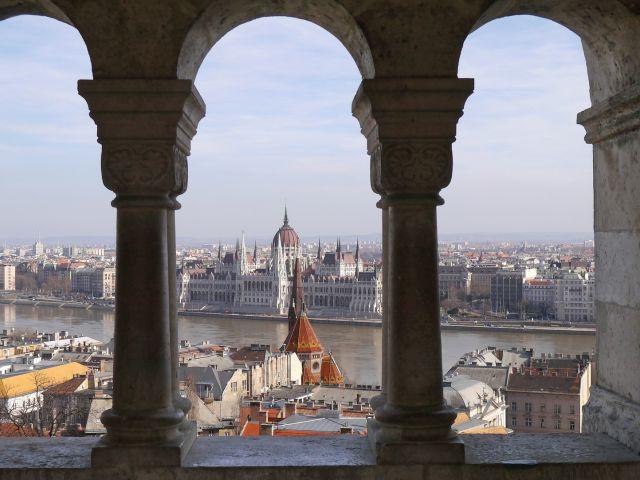Adventná pohoda v Budapešti, na zámku Esterhazy a mestečku Šoproň