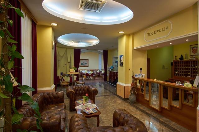 Hotel VILA RUŽICA ***
