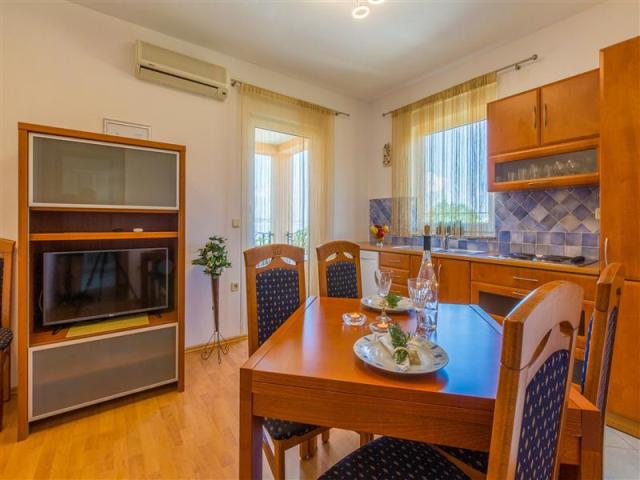 Vila PEKERA ****