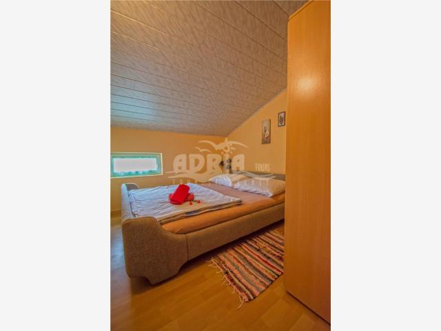 Izba:  APT 8+2