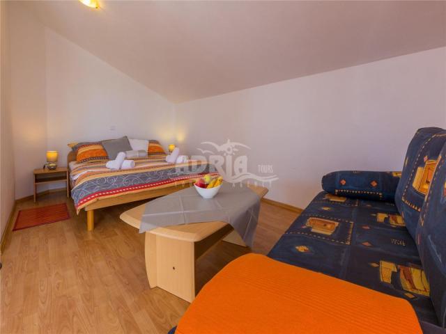 Izba:  APT 2+2 č.5