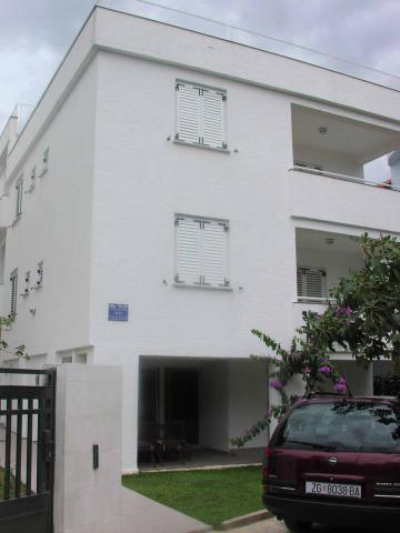 Vila ŠENI ***