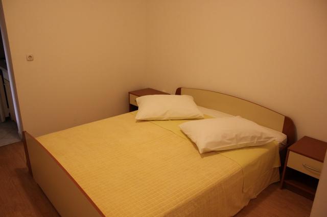 Izba:  APT 4