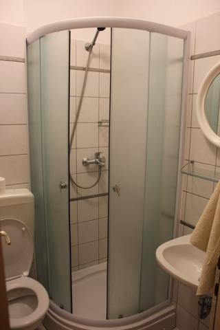 Izba:  APT 4
