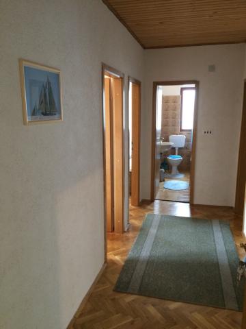 Vila JAKOV ***