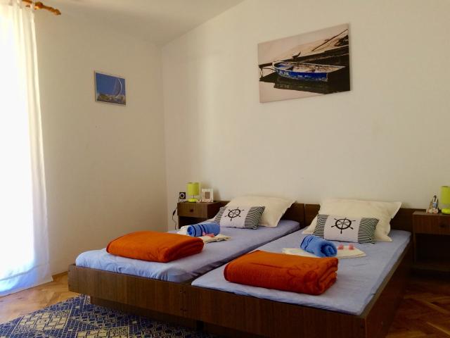 Vila JAKOV ***