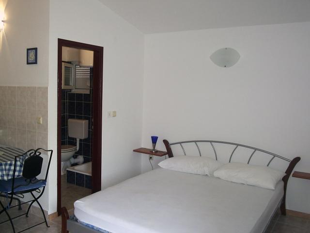 Izba:  APT 4