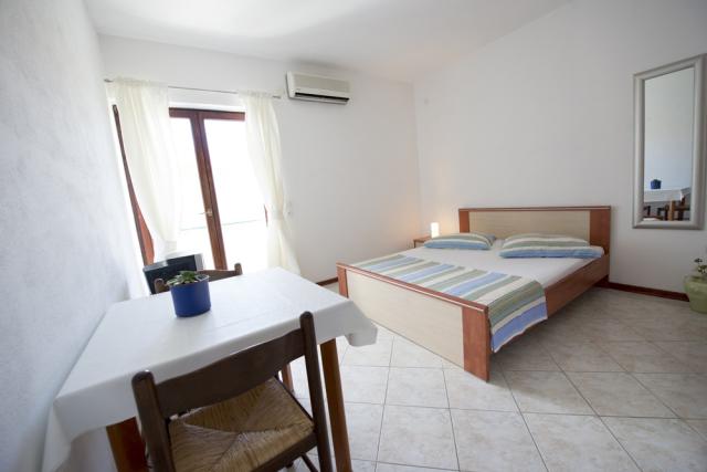 Izba:  APT 2