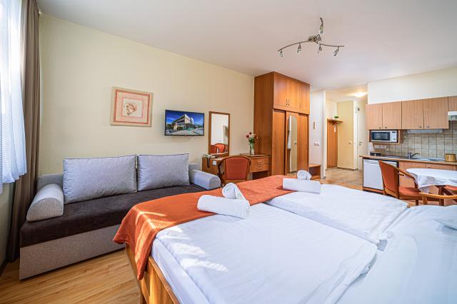 Aparthotel BUKFURDO ***