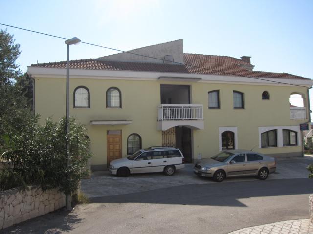 Vila PERO ***