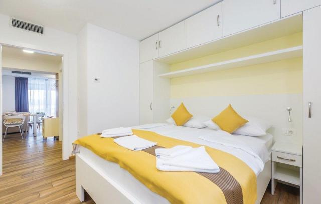 Izba:  APT 4-5 DELUXE