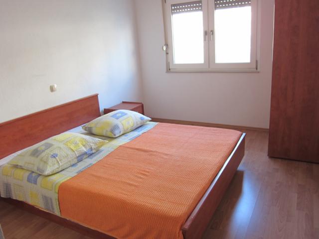Vila MIRNA ***