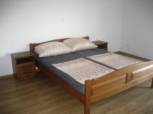 Izba:  APT 4