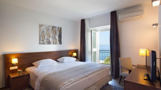 Hotel ASTAREA ***