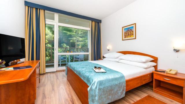 Hotel VIS ***