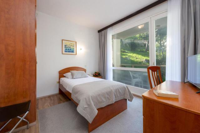 Hotel VIS ***
