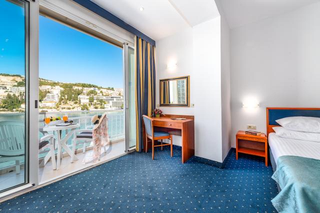 Hotel VIS ***