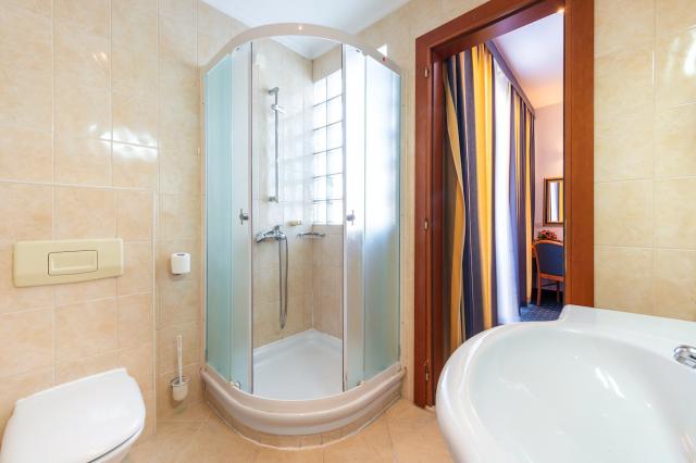 Hotel VIS ***