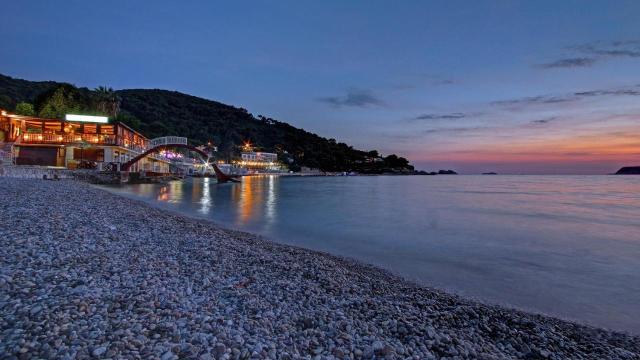 Hotel VIS ***