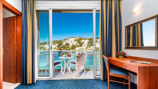 Hotel VIS ***