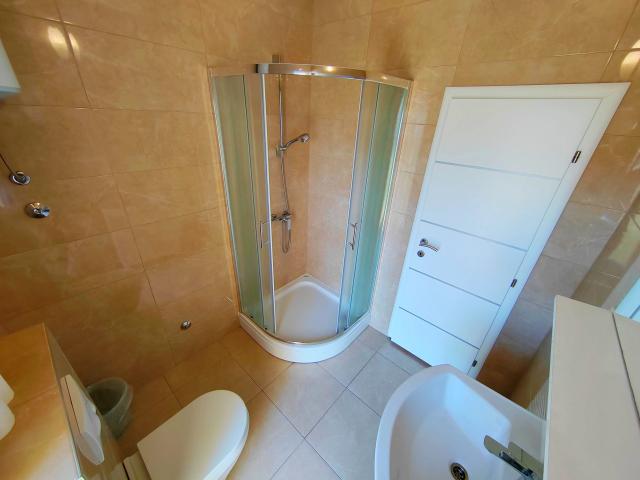 Vila VLADO ***