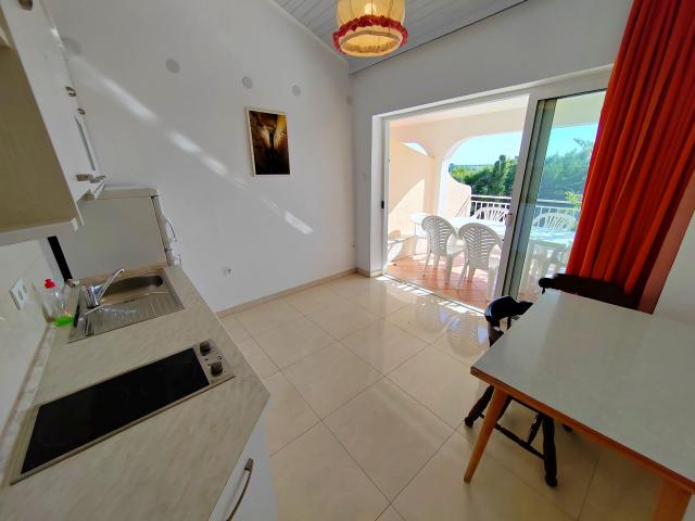 Vila VLADO ***