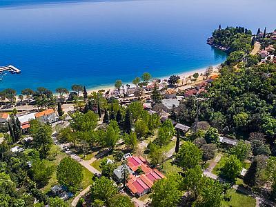 Apartmány a Mobilné domy MEDVEJA ***