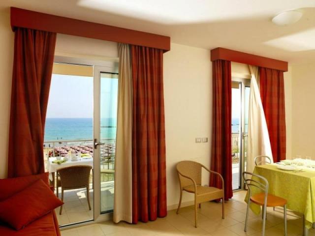 CASADELMAR_ROSETO_08.JPG