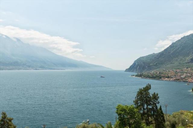 6LI00204_32