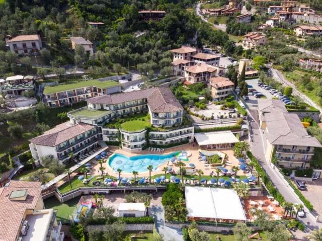 ROYAL_VILLAGE_LIMONE_01.JPG