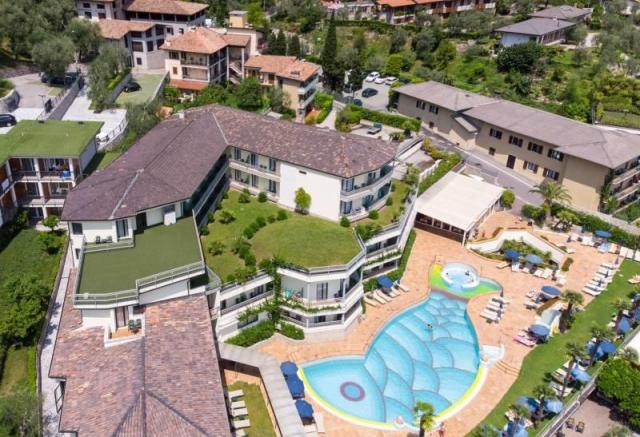 ROYAL_VILLAGE_LIMONE_02.JPG