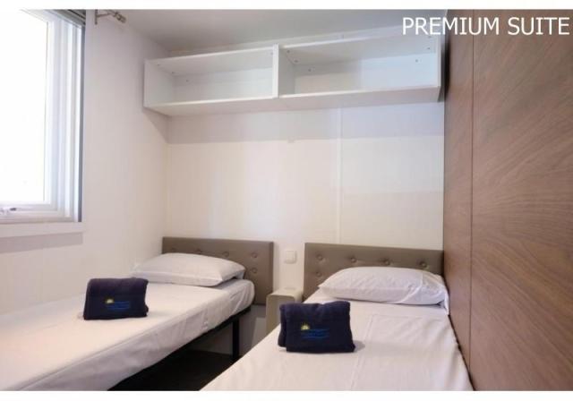 Z_HAPPY_PREMIUM_SUITE_05.JPG