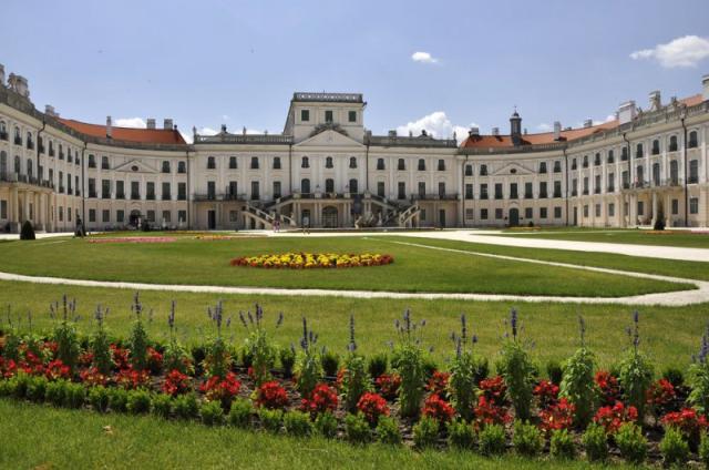 Maďarský Versailles - Palác Fertöd a romantický Šoproň
