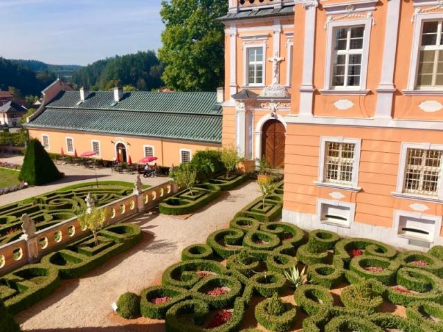 Zámok Nové Hrady - Český Versailles a Litomyšl, perla Čiech