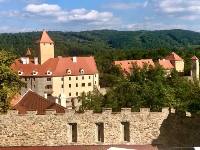 Hrad Veveří a plavba loďou po Brnianskej priehrade