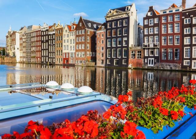 Holandsko - svetoznáma výstava kvetov Keukenhof a Amsterdam  LETECKY