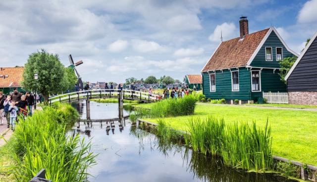 Holandsko - svetoznáma výstava kvetov Keukenhof a Amsterdam  LETECKY