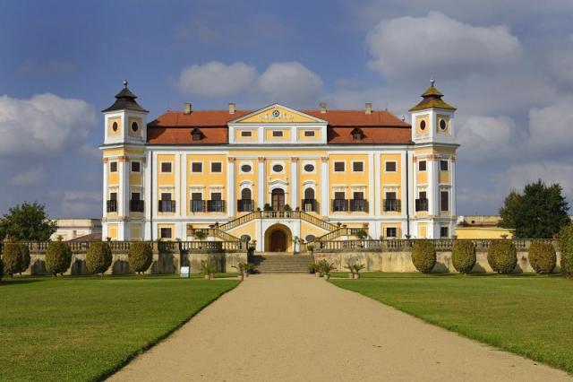 Zámok Milotice, perla Moravy, záhrady a skanzen